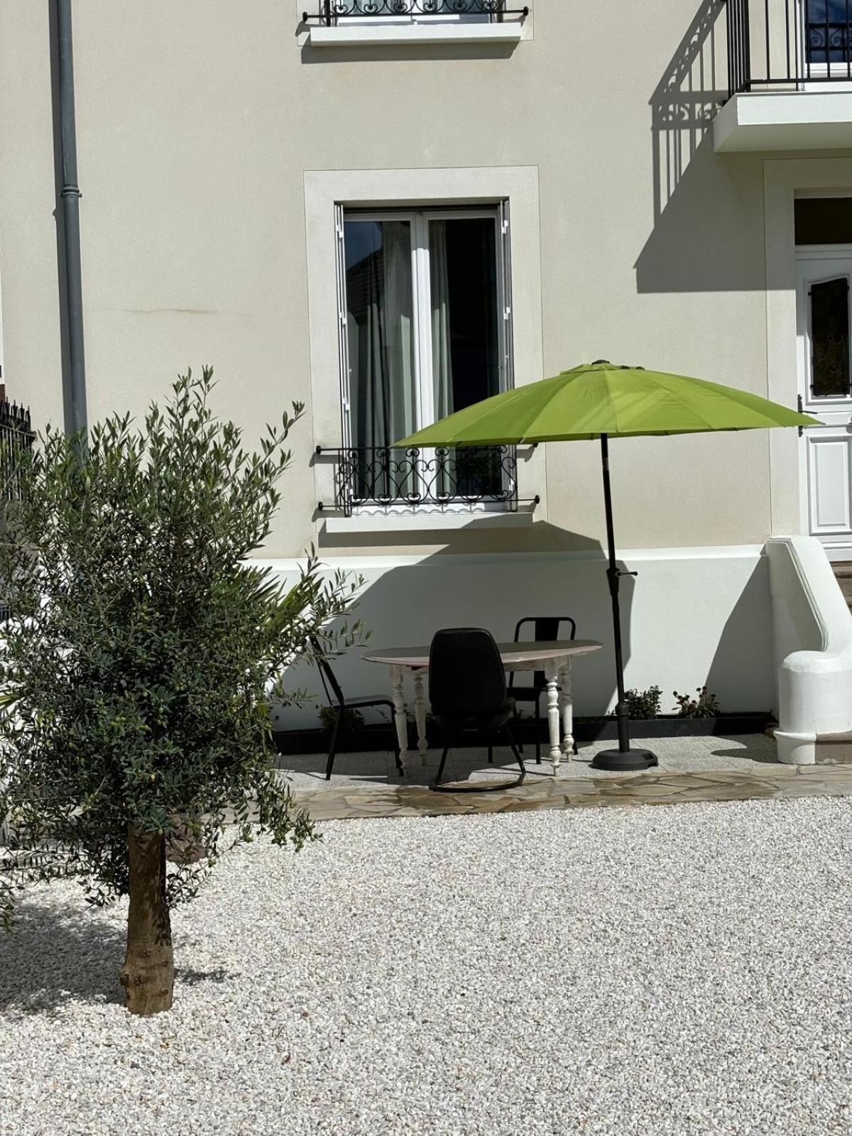 Appartement 2 Chambres Dans Une Belle Maison A Proximite De Paris Asnieres-sur-Seine Ngoại thất bức ảnh